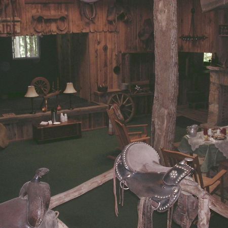 Arrowmont Stables & Cabins Cullowhee Extérieur photo