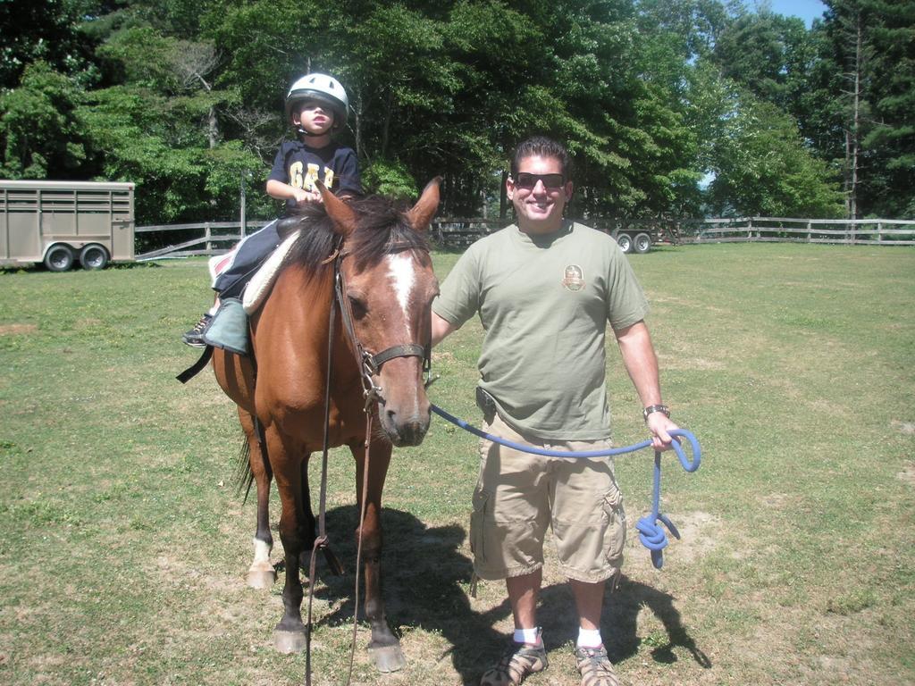 Arrowmont Stables & Cabins Cullowhee Extérieur photo