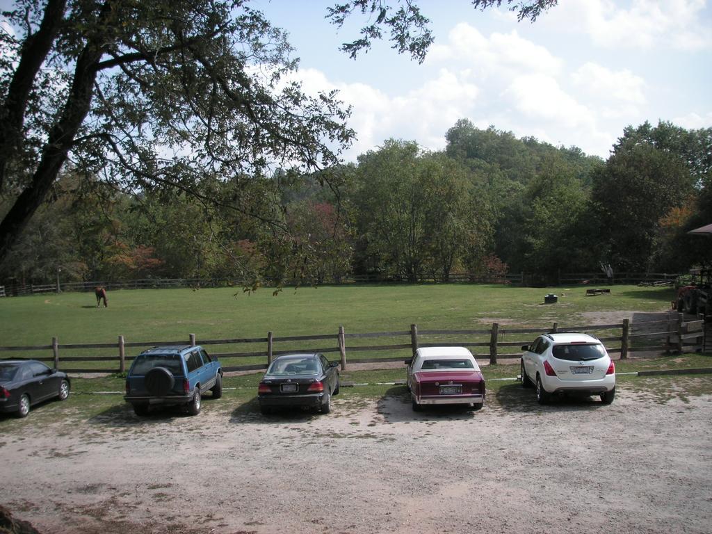 Arrowmont Stables & Cabins Cullowhee Extérieur photo